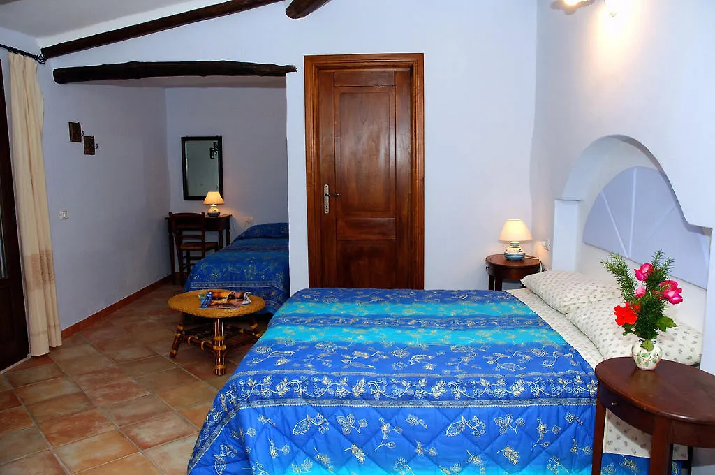 Alojamento de Turismo Rural Agriturismo Guthiddai Oliena Itália