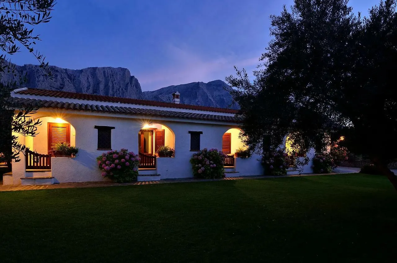 Alojamento de Turismo Rural Agriturismo Guthiddai Oliena Itália