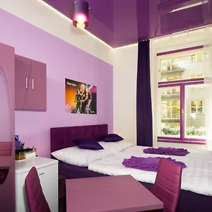 Colours - Your 7 Colour Experience In Centre Of Praag